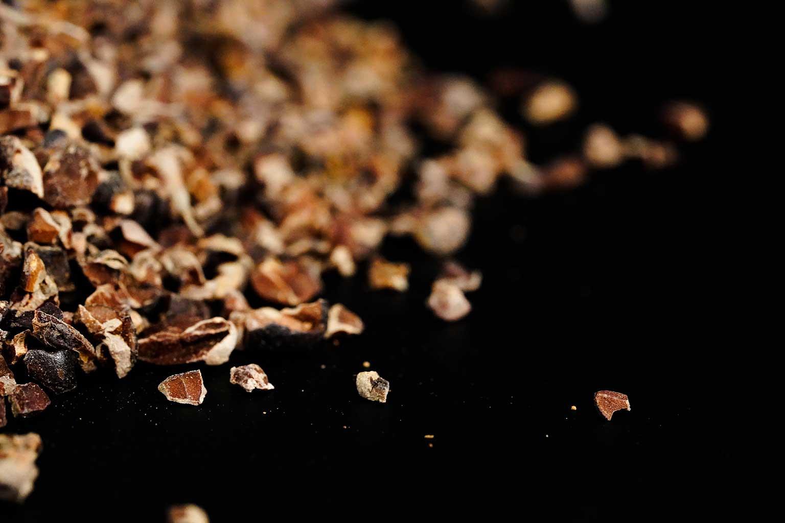 Mayan Gold Kakaonibs Makroaufnahme